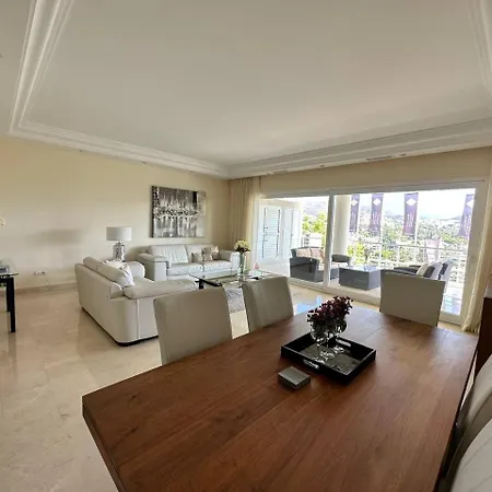 La Corniche,3bed With Pool Appartement Marbella